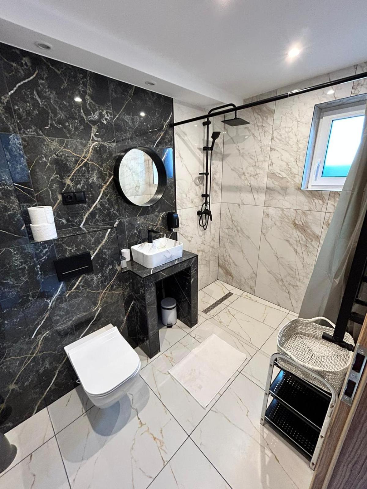 Za Murem Apartment *